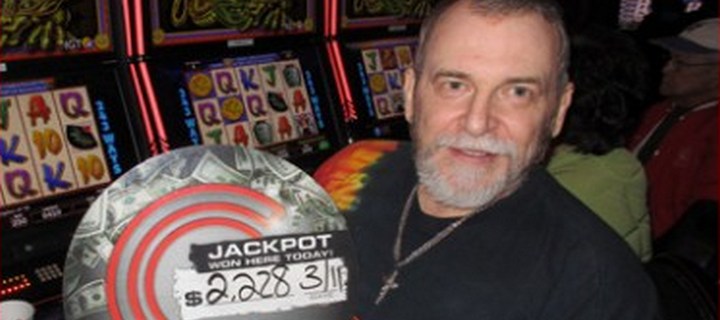 How to Win a Jackpot at Slot Machines
